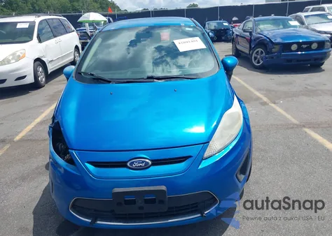 2013 Ford Fiesta Se z USA, uszkodzony, nr VIN 3FADP4EJ3DM207190